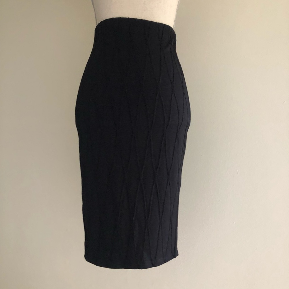 🟡 3/$25 Entry pencil skirt